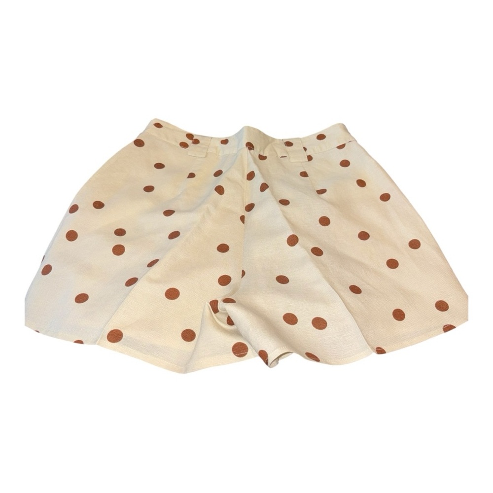 Moon River Polka Dot Pleated Shorts – Cream/Brown – Size M. N